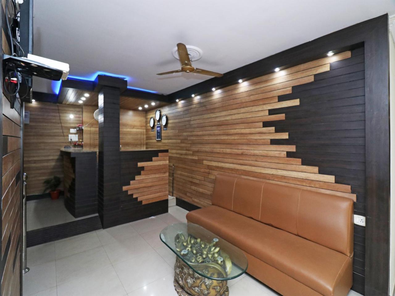 Hotel Oyo 23009 Maxx Lucknow