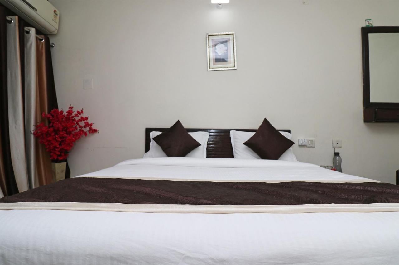 Oyo 23009 Maxx Hotel Lucknow